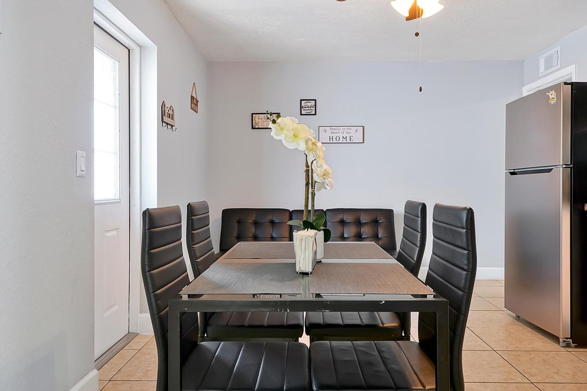 Comfortable Private Room In Tampa: The Wanderlust Exterior photo