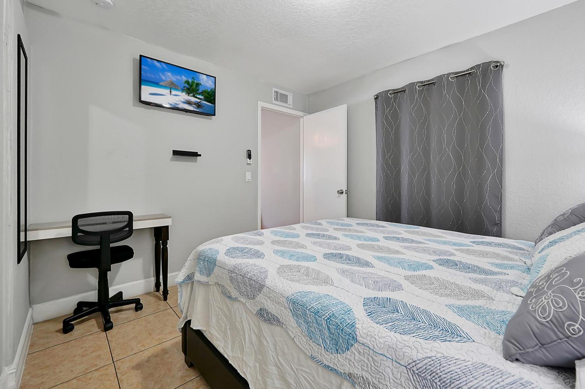Comfortable Private Room In Tampa: The Wanderlust Exterior photo