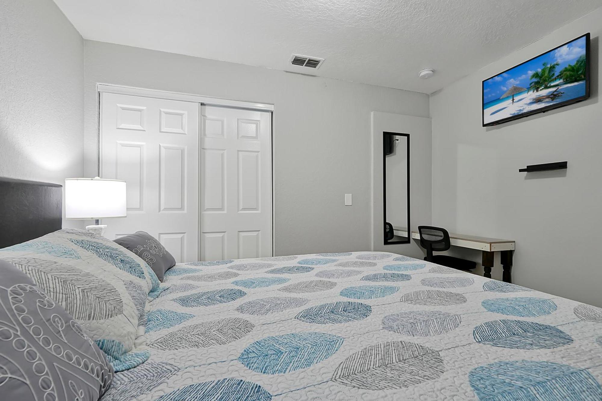 Comfortable Private Room In Tampa: The Wanderlust Exterior photo