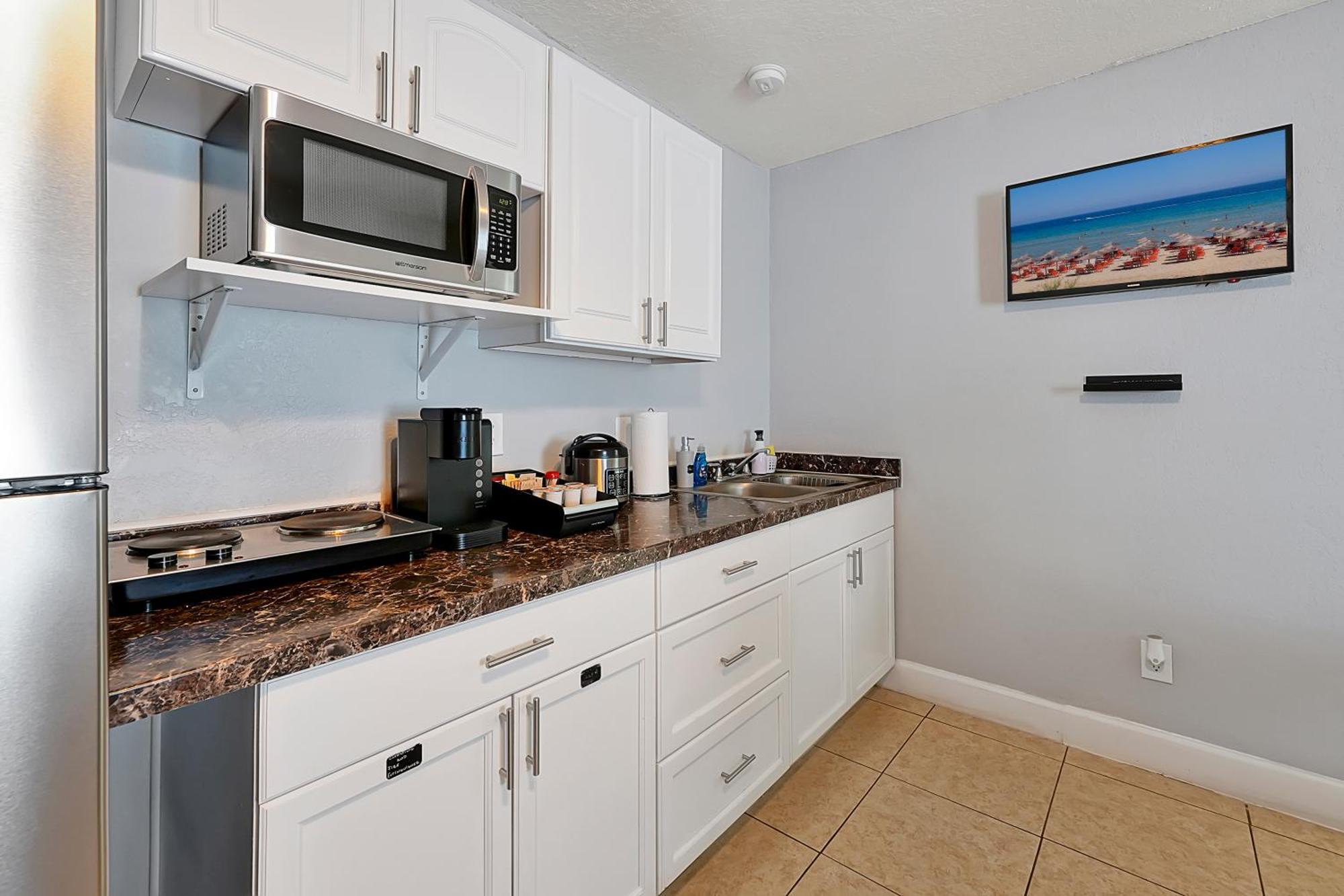 Comfortable Private Room In Tampa: The Wanderlust Exterior photo