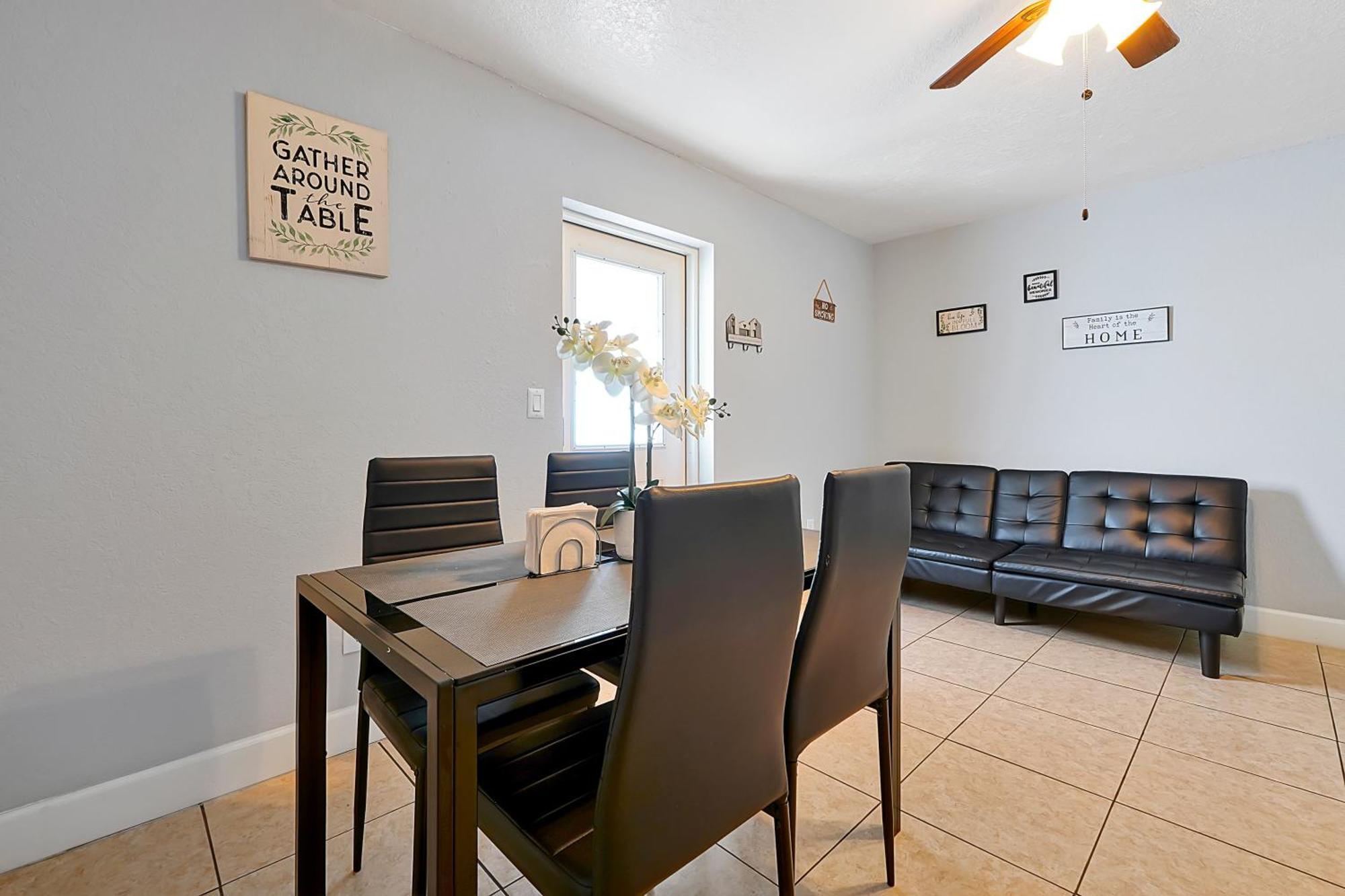 Comfortable Private Room In Tampa: The Wanderlust Exterior photo