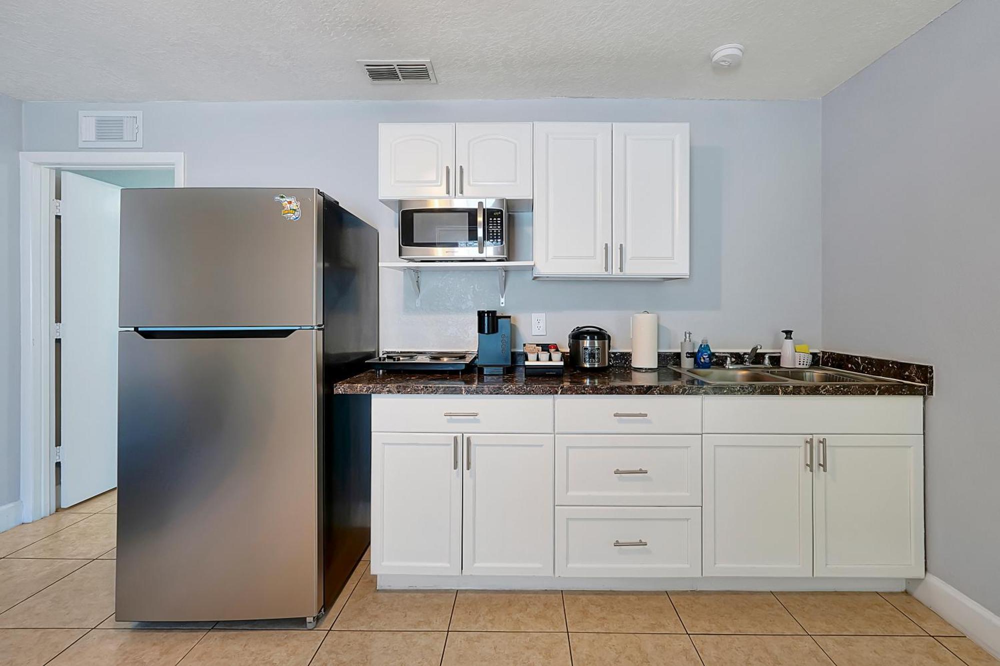 Comfortable Private Room In Tampa: The Wanderlust Exterior photo